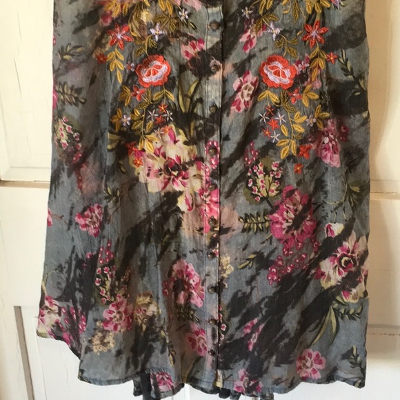 Arella Silent Journey silky embroidered dress - Picture 5 of 7